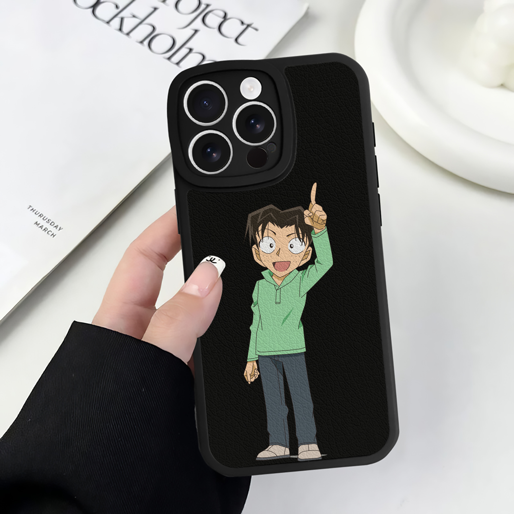 （画像用） 名探偵コナン 円谷 光彦 つぶらや みつひこ Detective Conan Mitch Tennyson 【iPhone 16シリーズ対応】シリコンスマホケース（レザー調） 材質：シリコン